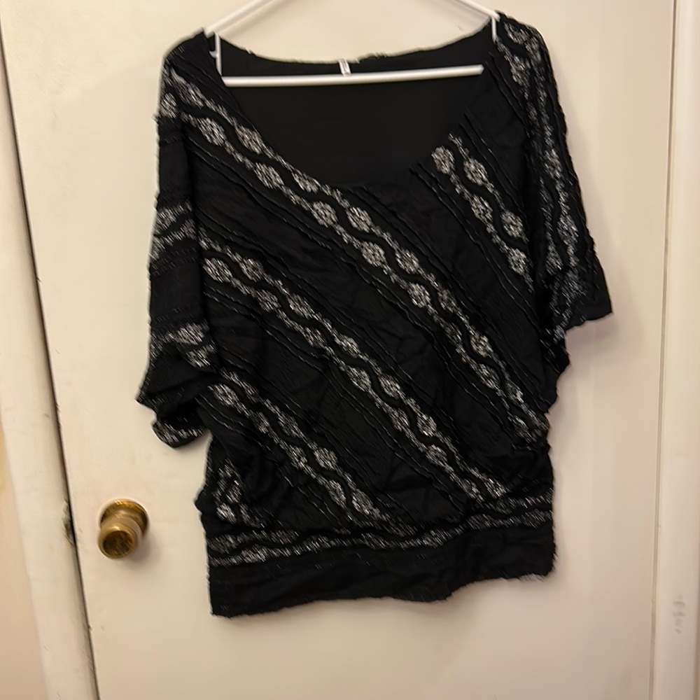 Women’s Short Sleeve Top Black/Silver Size XL